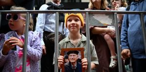 Taking your child to an Anzac service? Prepare for loud noises and big questions