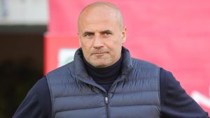 Dentro il match. Alla lunga lista di assenti si aggiunge Santoro. Mister Bianco e gli altri ex: una sfida al passato