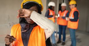 Les discriminations au travail se portent (hélas) très bien