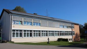 Grundschule Wald erhält neues Satteldach: Gemeinderat vergibt Arbeiten