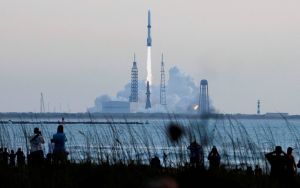 It’s up to SpaceX and Blue Origin to stick the moon landing