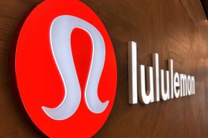 Lululemon’s CEO Choice Is a Missed Chance to Pacify Elliott