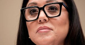 Fyringerne flyver i Trumps forårsrengøring, men problemerne bliver hængende