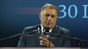 Preminula majka Milorada Dodika