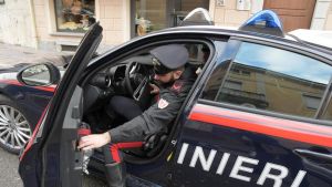 Arcore, tenta il furto ma fallisce. Ci riprova ma fuori dal negozio trova i carabinieri: arrestato
