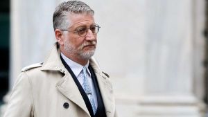 Ora è ufficiale: Giuli non andrà a Venezia per l'inaugurazione della Biennale