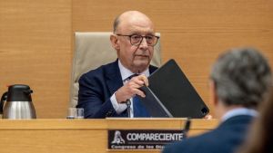 El juez del caso Montoro solicita los últimos 20 años de las cuentas del exministro ante posible blanqueo