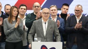 Vučević o ženama govori kao o mašinama za rađanje, a Selaković poručuje „da mogu da ga povuku“