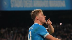 Napoli-Cremonese 4-0. Riscossa azzurra con il poker delle meraviglie. E l’Inter rimanda lo scudetto