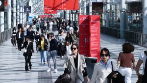 Salone del Mobile 2026, porte aperte agli studenti e oggi tocca al pubblico