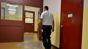 Colpo a Stroili Oro, uno dei banditi in cella: continua la caccia al quartetto