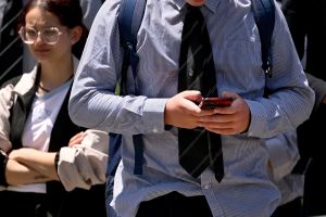 Idées | Qui protégera les adultes des médias sociaux?