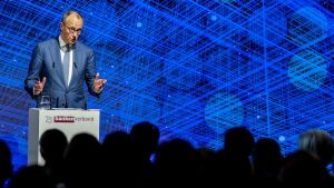 Merz erweitert die Reihe seiner Bemerkungen, die ihm nicht guttun