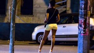 Prostituzione e aborti clandestini: “Vi racconto il nostro lavoro con le donne straniere” /