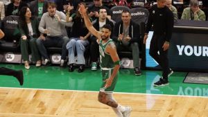 NBA: Lejkersi na korak od prolaza dalje, Tejtum se vratio i doprineo pobedi Bostona, San Antonio slavio bez Vembanjame