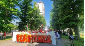 Una “marea di libertà” sfila per le vie di Ferrara