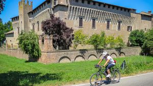 Viaggio a Maccastorna, il comune più ricco d’Italia: il borgo lodigiano senza lussi e comodità batte anche Portofino /
