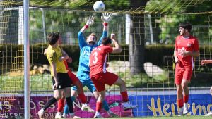 Torhüter Louis Gnädinger ist bei der 0:6-Pleite des FC Tiengen 08 nicht zu beneiden