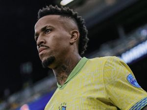 Sem Militão e Estevão, Ancelotti perde o lado direito