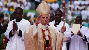 Papa Leone XIV nella Terra dei Fuochi dopo la visita a Napoli e Pompei l'8 maggio