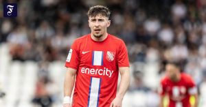 Kleiner Scherz beim Fußball