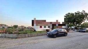 Bimba travolta dal tosaerba, sindaco e vicini sconvolti: «Speriamo si riprenda»