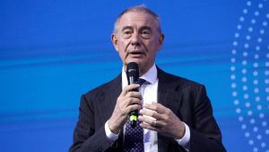 Il ministro Urso: “Caro-energia? Subito le riforme. L’Ue è lenta, non può continuare a discutere mentre il conflitto imperversa”