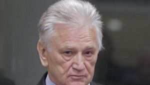 Kako sam sleteo na drvo na Rajcu: Priče generala napisane u zatvoru
