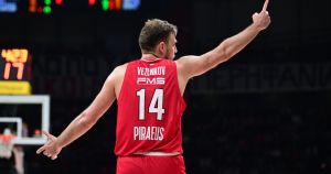 Ο Βεζένκοβ είναι ένας από τους καλύτερους παίκτες στην ιστορία του Ολυμπιακού