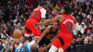 Raptors overcome poor shooting to tie series with Cavaliers