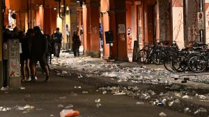 Liberazione, grandi pulizie. Dieci tonnellate di rifiuti. Orari, otto i locali multati