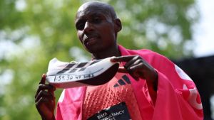 Brutal récord mundial de maratón, pero no me fío de Kenia... ni de Coe