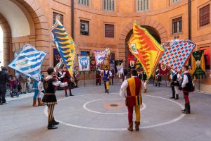 Palio di Ferrara. Terminati gli omaggi al Duca: il programma e quando saranno le corse