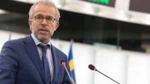 Rojten: EU sredstva za Srbiju ugrožena, poruka Vučiću da je stanje veoma ozbiljno