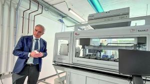 Cos’è e come funziona la terapia genica: viaggio nel Centro di studio sull’Rna