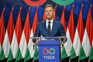 Magyar Unmasked: Continuity in Practice, Change in Rhetoric