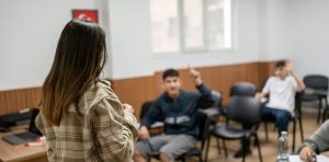 La recherche en éducation convainc mieux quand les enseignants la font eux‑mêmes