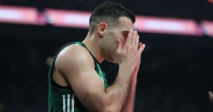 Το σοκ με τον τραυματισμό του Σλούκα να γίνει φλόγα στα μάτια των παικτών του Παναθηναϊκού AKTOR Το σοκ με τον τραυματισμό του Σλούκα να γίνει φλόγα στα μάτια των παικτών του Παναθηναϊκού AKTOR