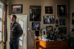 »Jeg kan ikke fordrage det her stads,« sagde manden til begravelsen. Jeg kunne ikke lade være med at grine