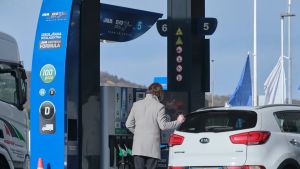 Carburanti, continua l’altalena dei prezzi: la Slovenia verso nuovi rincari da mercoledì