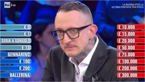 Affari Tuoi, Diego scommette in diretta con De Martino e perde...ma poteva andargli peggio