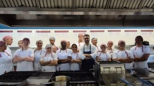 INHAC forma 73 novos cozinheiros e transforma trajetórias por meio da gastronomia