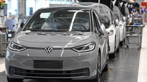 Deutschlands häufigstes E-Auto: VW stößt Tesla vom Thron