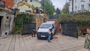 La emblemática escalinata de Oviedo que ha tenido que ser sepultada por unas obras: 