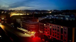 La luz del deporte callejero entre el apagón total