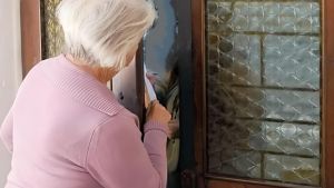 Finto carabiniere: sottratti gioielli a un’anziana