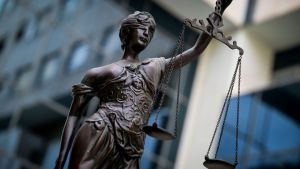 Η ιδιωτικοποίηση της πρόσβασης στη νομοθεσία: ένα σιωπηλό έλλειμμα δικαίου στην Ελλάδα