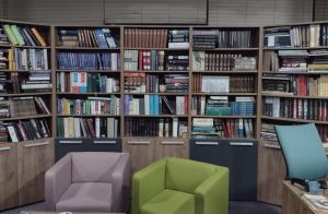 „Neimari ambisa, vetrovi zla”: Veče o romanima Branislava Jankovića u kragujevačkoj Narodnoj biblioteci
