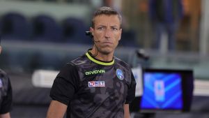 Un arbitro di serie A guadagna fino a 150mila euro a stagione: il potere del designatore e i soldi in ballo