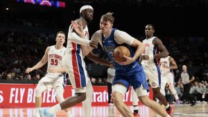 Samo je Lebron Džejms bio mlađi najbolji „ruki“ u NBA ligi od Dalasovog tinejdžera: Fleg uz minimalnu razliku u odnosu na bivšeg cimera došao do laskavog zvanja